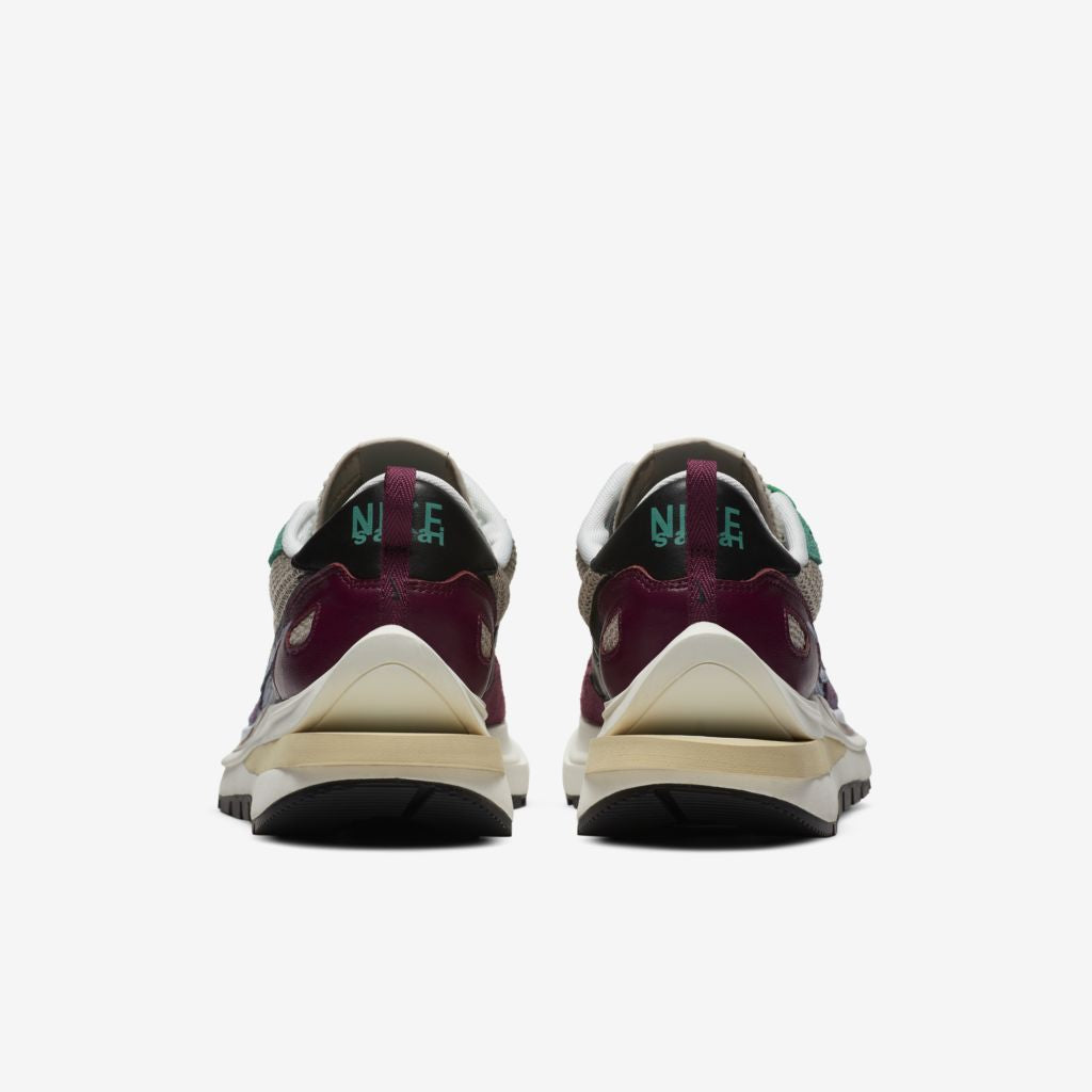Sacai x Nike VaporWaffle String Black Red