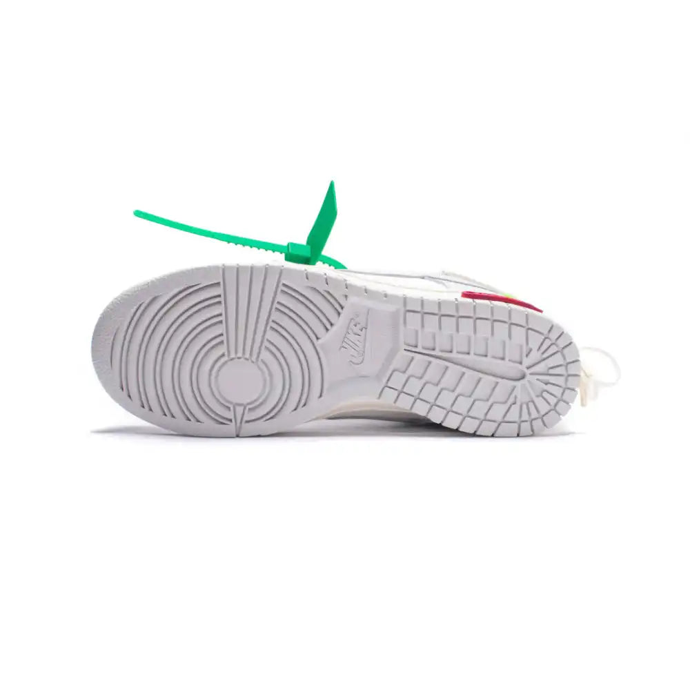 Off-White x Nike Dunk Low Lot 25 of 50