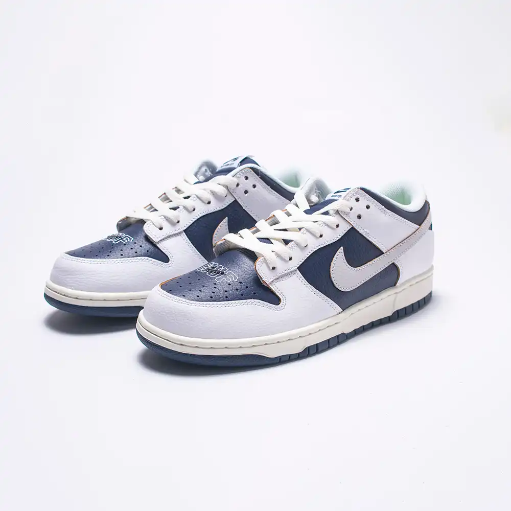 HUF x Nike SB Dunk Low New York