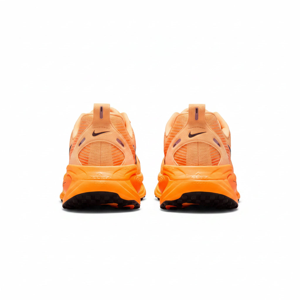 Nike Vomero 18 - Laranja