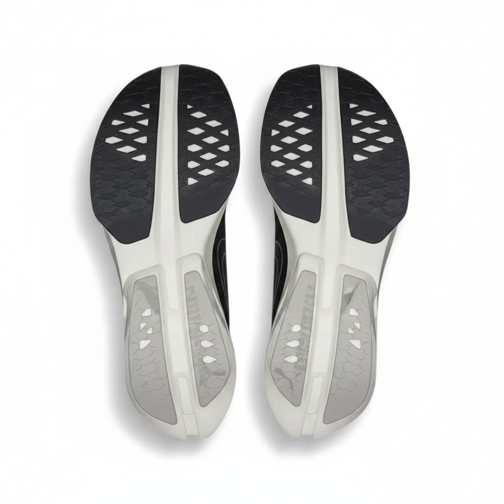 On Running Cloudboom Strike - Black | White