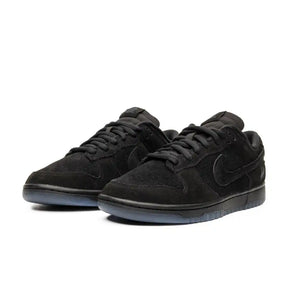 Undefeated x Nike Dunk Low 5 on It