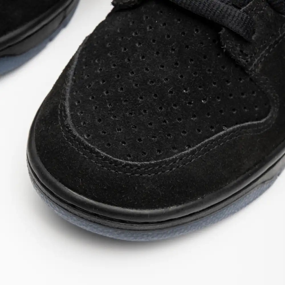Undefeated x Nike Dunk Low 5 on It