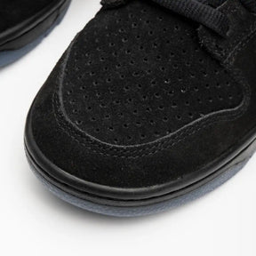 Undefeated x Nike Dunk Low 5 on It