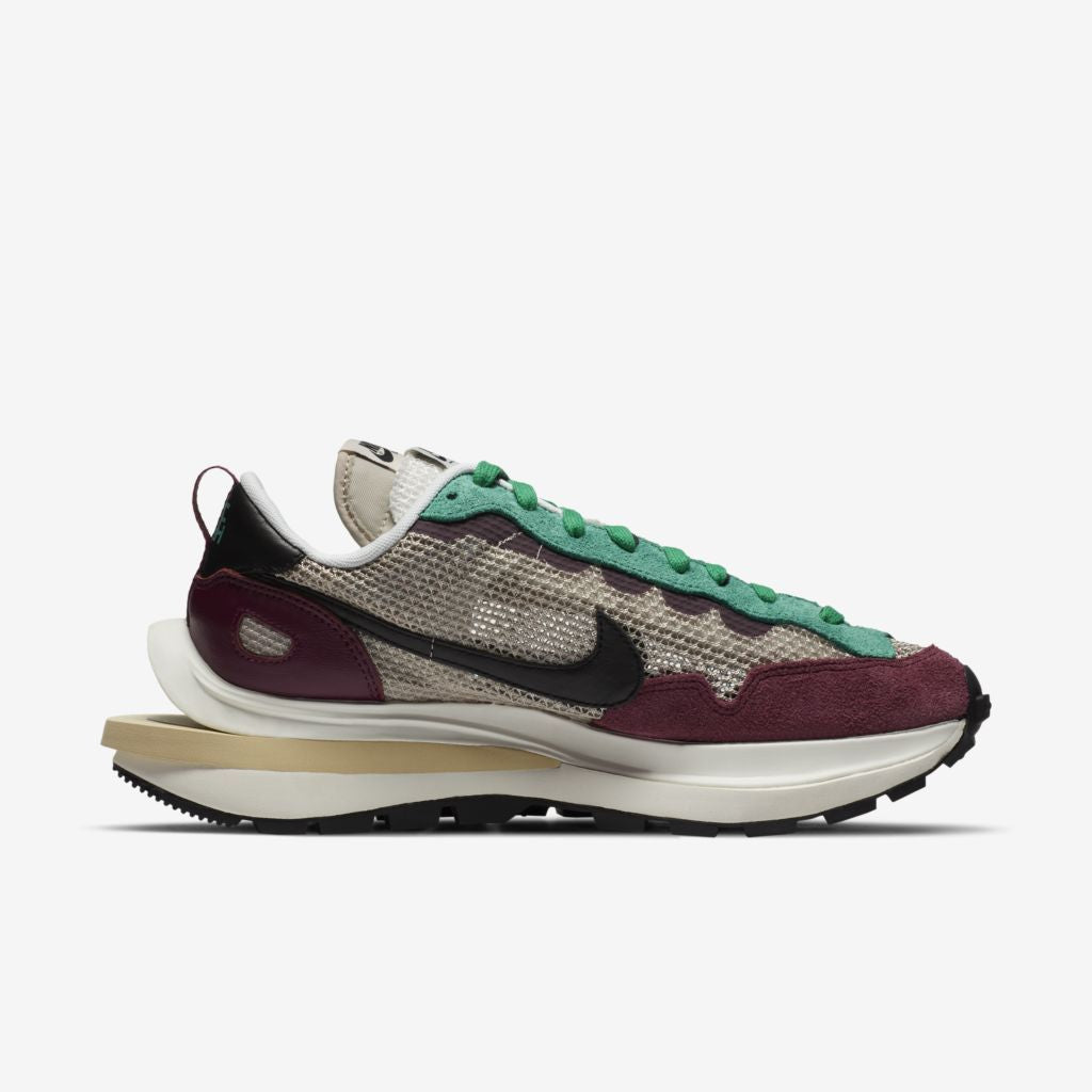 Sacai x Nike VaporWaffle String Black Red