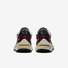 Sacai x Nike VaporWaffle String Black Red