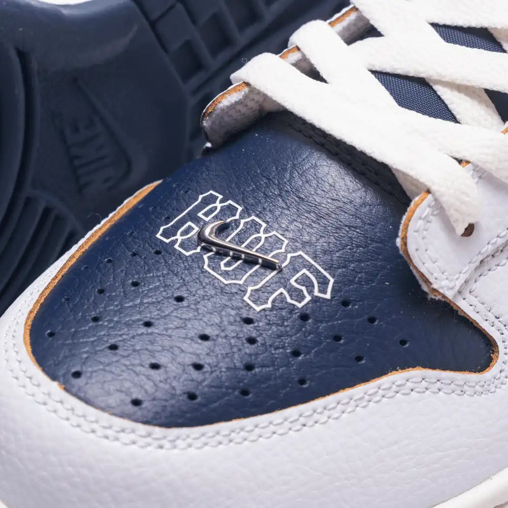 HUF x Nike SB Dunk Low New York