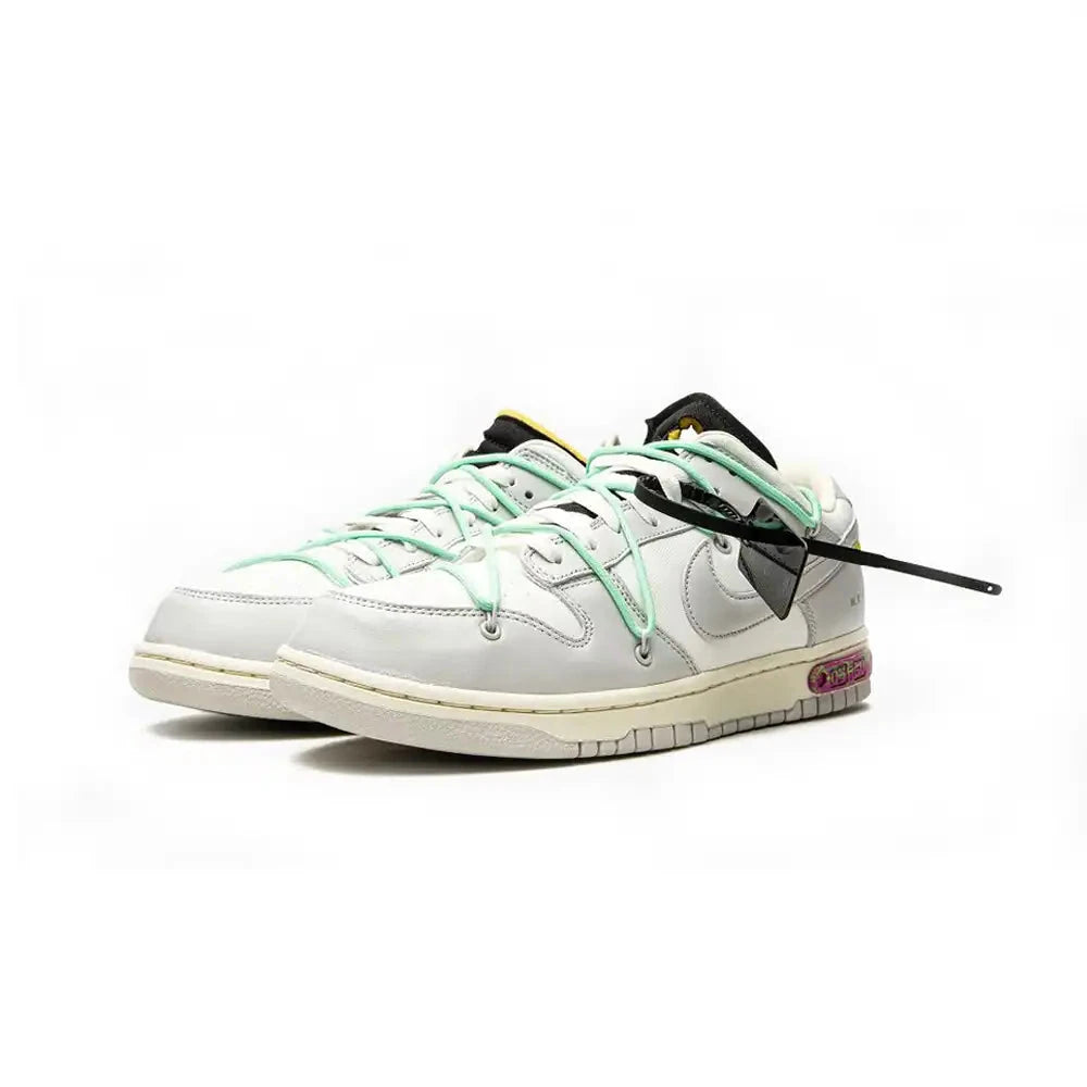 Off-White x Nike Dunk Low Lot 4 of 50