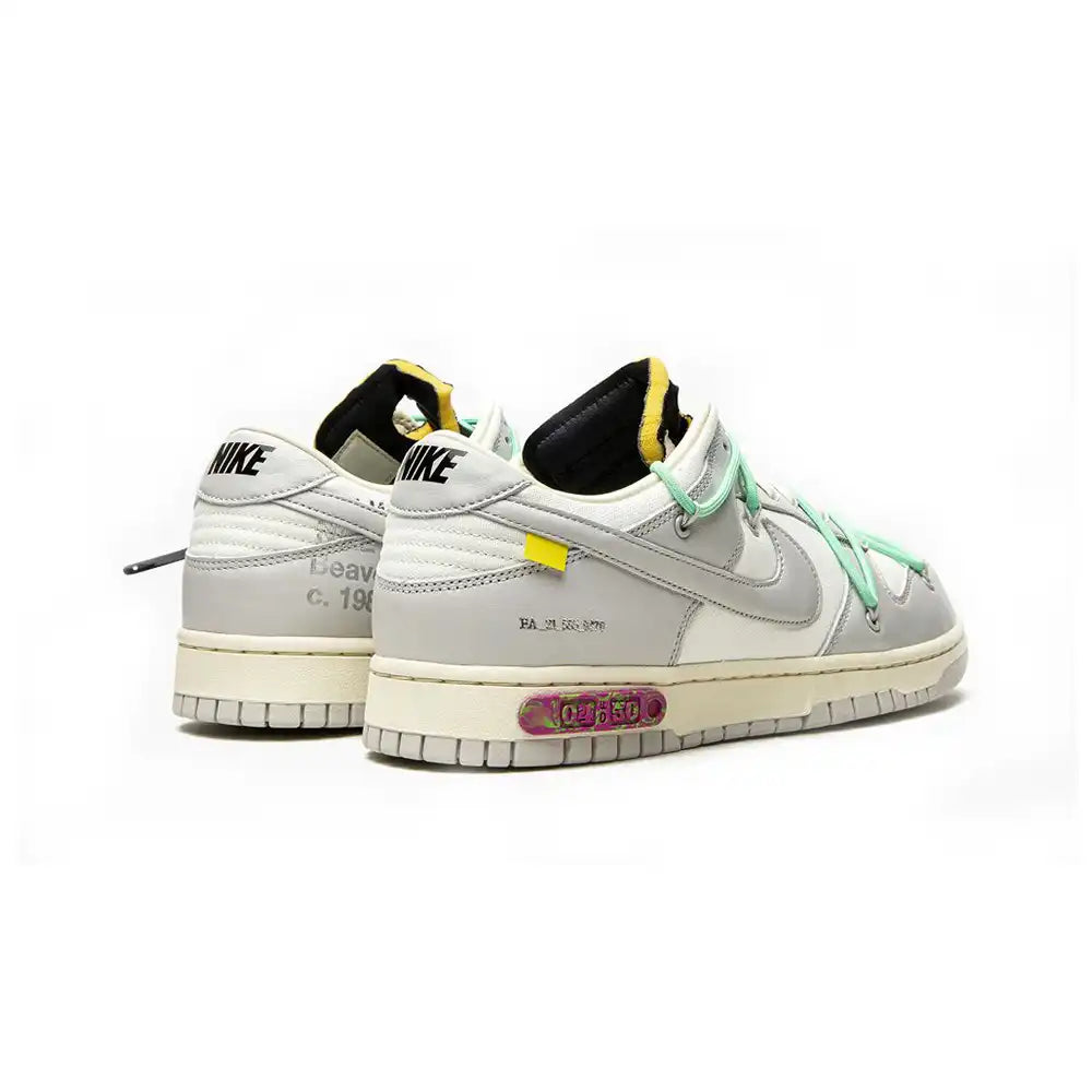 Off-White x Nike Dunk Low Lot 4 of 50