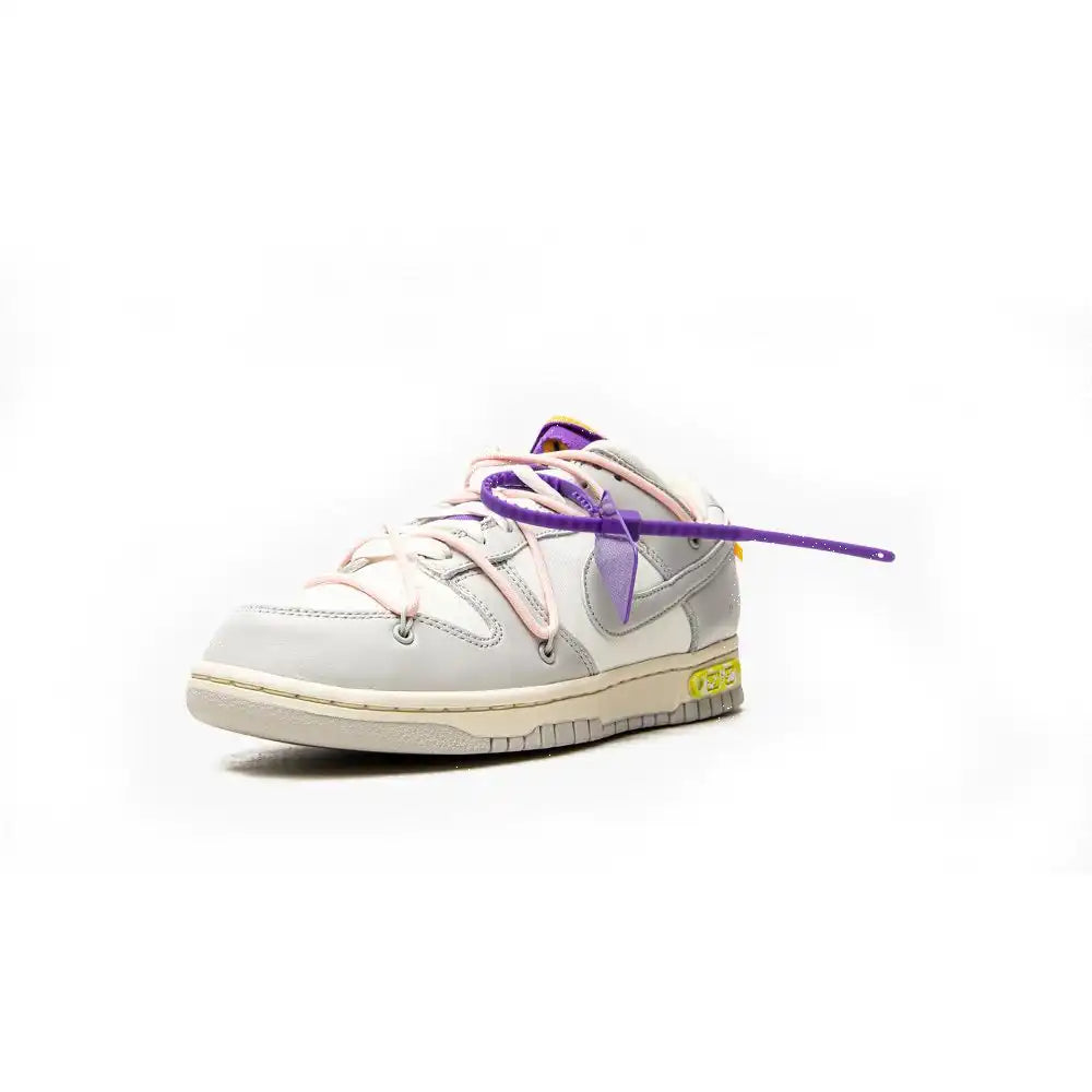 Off-White x Nike Dunk Low Lot 24 of 50