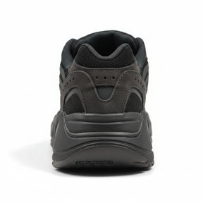 Adidas Yeezy Boost 700 - Vanta