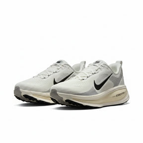 Nike Vomero 18 - Branco | Preto