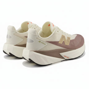 New Balance FuelCell Rebel v5 - Marrom | Claro