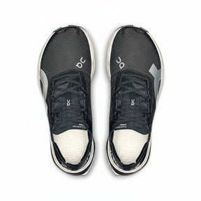 On Running Cloudboom Strike - Black | White