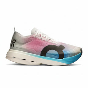 On Running Cloudboom Strike - White | Horizon