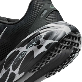 Nike Vomero 18 - Preto | Off Black