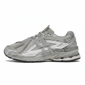 New Balance 1906R - Silver | Concrete