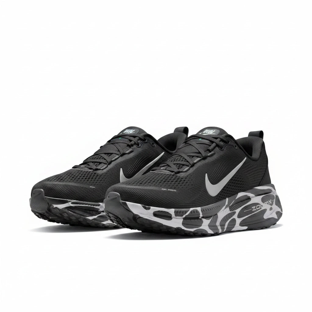Nike Vomero 18 - Preto | Off Black