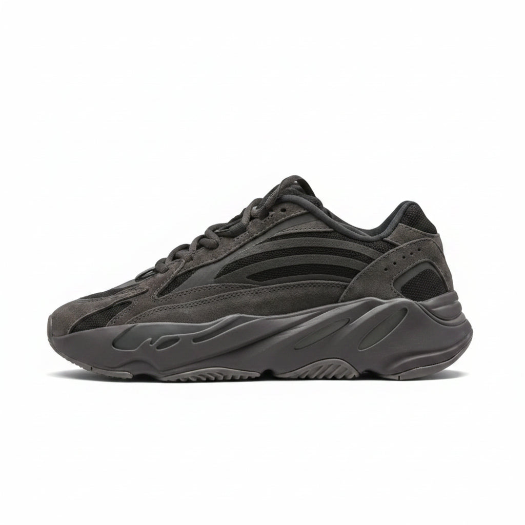 Adidas Yeezy Boost 700 - Vanta