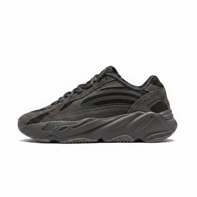 Adidas Yeezy Boost 700 - Vanta